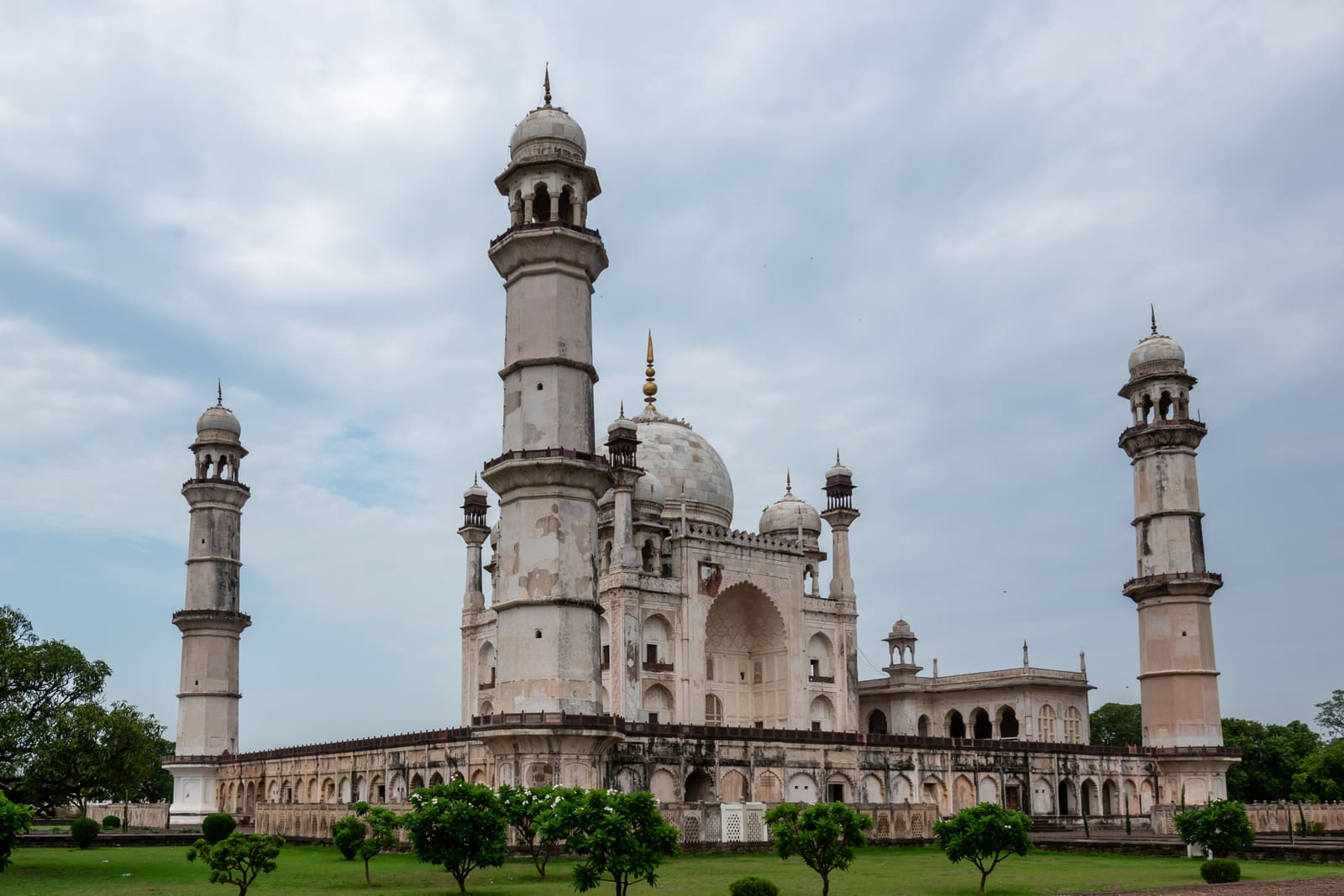 Bibi Ka Maqbara attraction